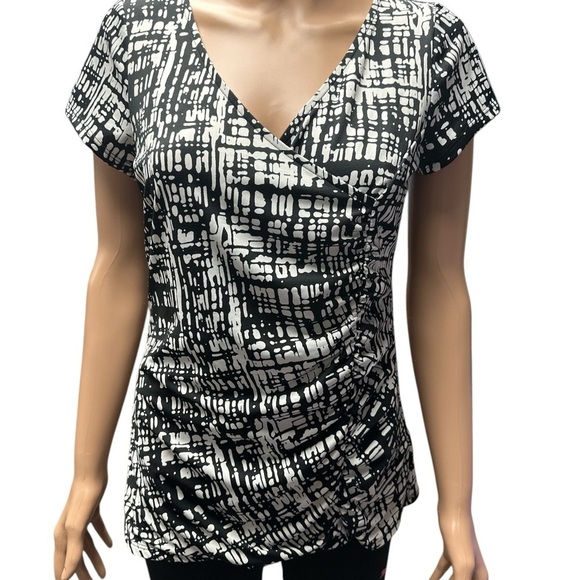Dress Barn - EC - Black and White Patterned Women's Top - Picture 1 of 3